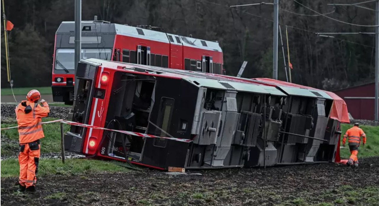 Two trains derailed by a storm in Switzerland. 15 people injured