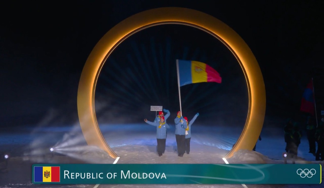 Sportivii moldoveni au defilat la ceremonia de deschidere a Jocurilor Olimpice de iarnă de la Milano/Cortina