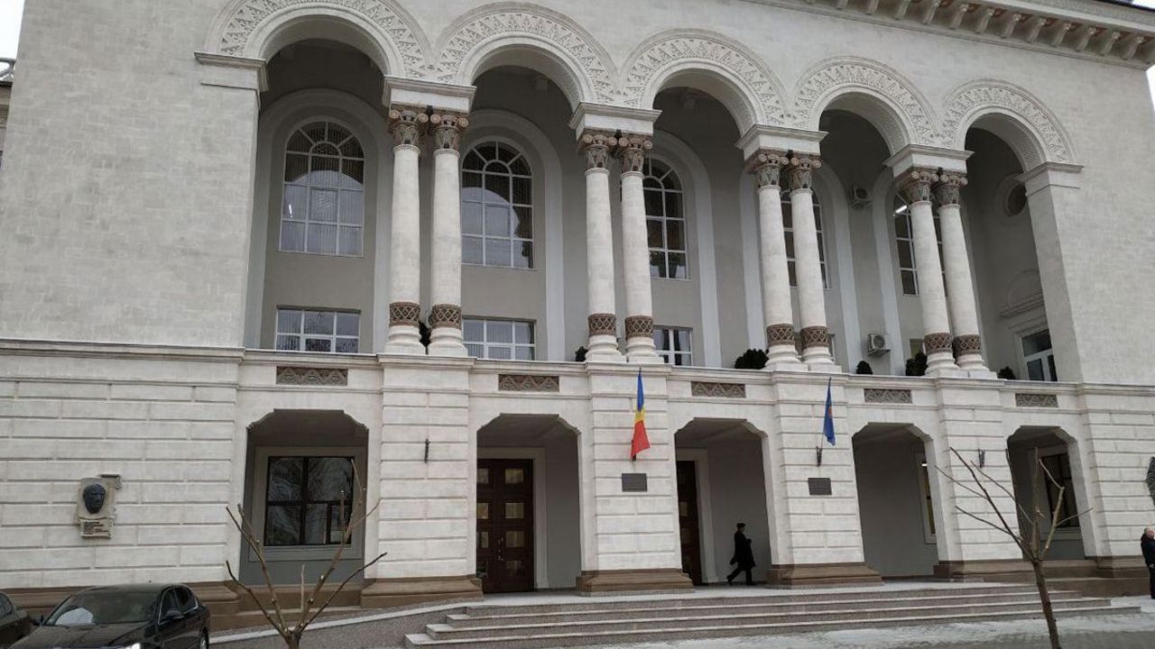 Two prosecutors in Moldova clear external evaluation following pre-vetting failure