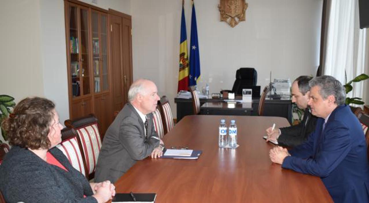 Oleg Serebrian and Ambassador Kent D. Logsdon discuss the regional situation and the dialogue between Chisinau and Tiraspol