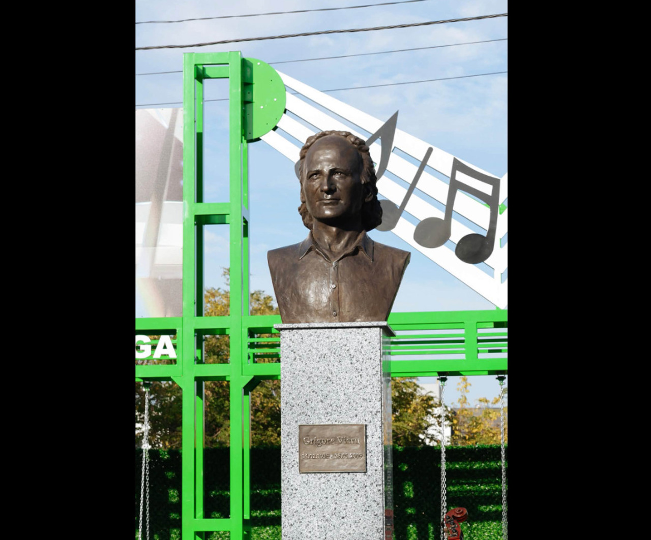 Memoria lui Grigore Vieru, păstrată vie la Hâncești. Bustul poetului, inaugurat pe Aleea Clasicilor