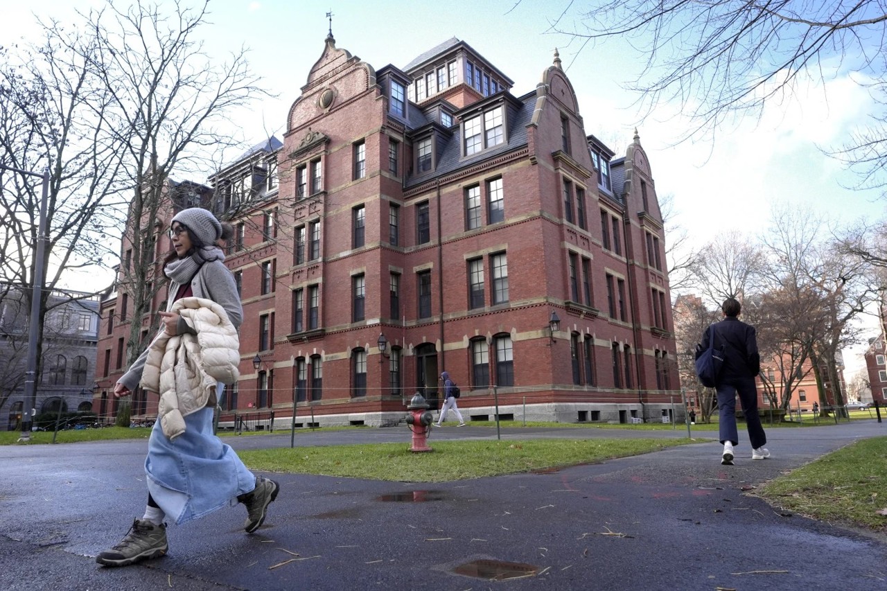 SUA retrag Harvardului dreptul de a găzdui studenți internaționali: mii de tineri riscă să fie expulzați