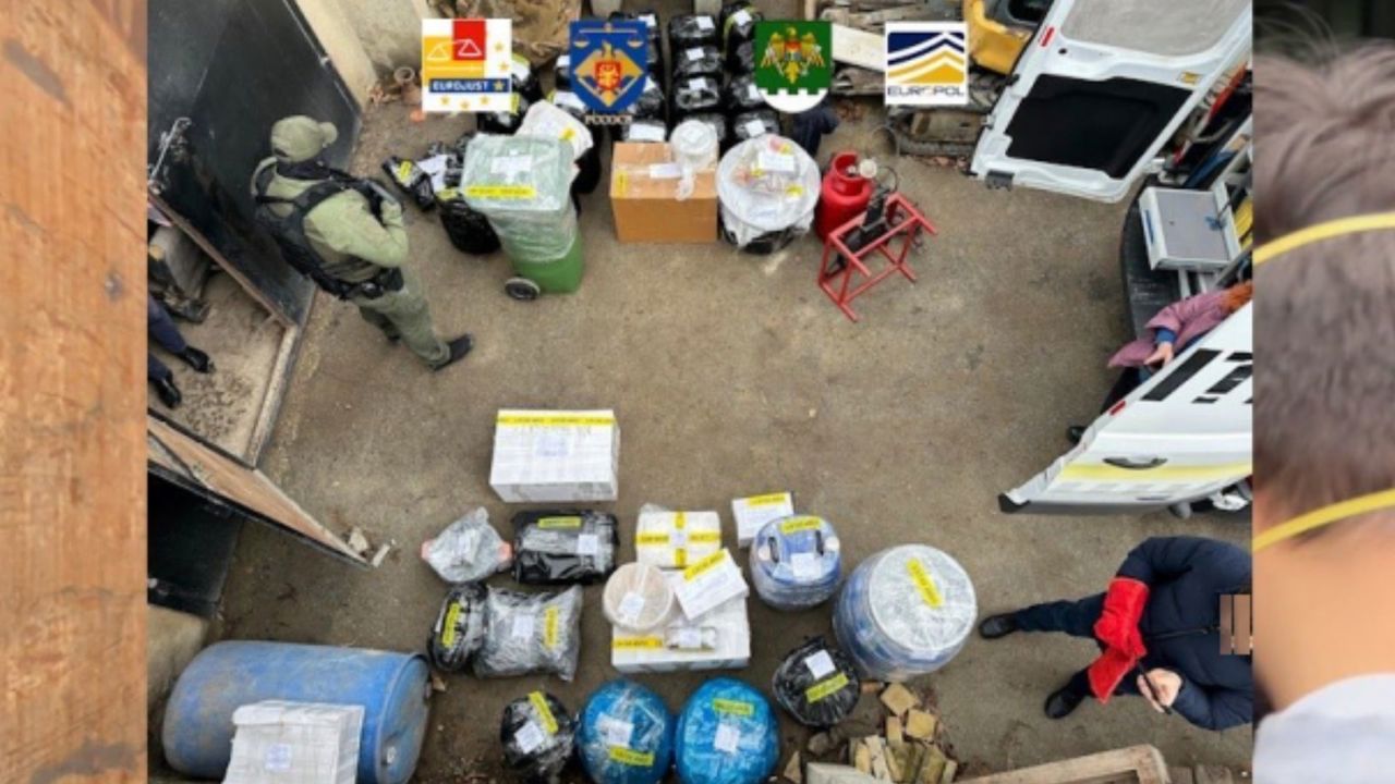 Dosarul celor peste 40 kg de droguri: Doi moldoveni, primii dintre cei 16 reținuți care ajung în instanță