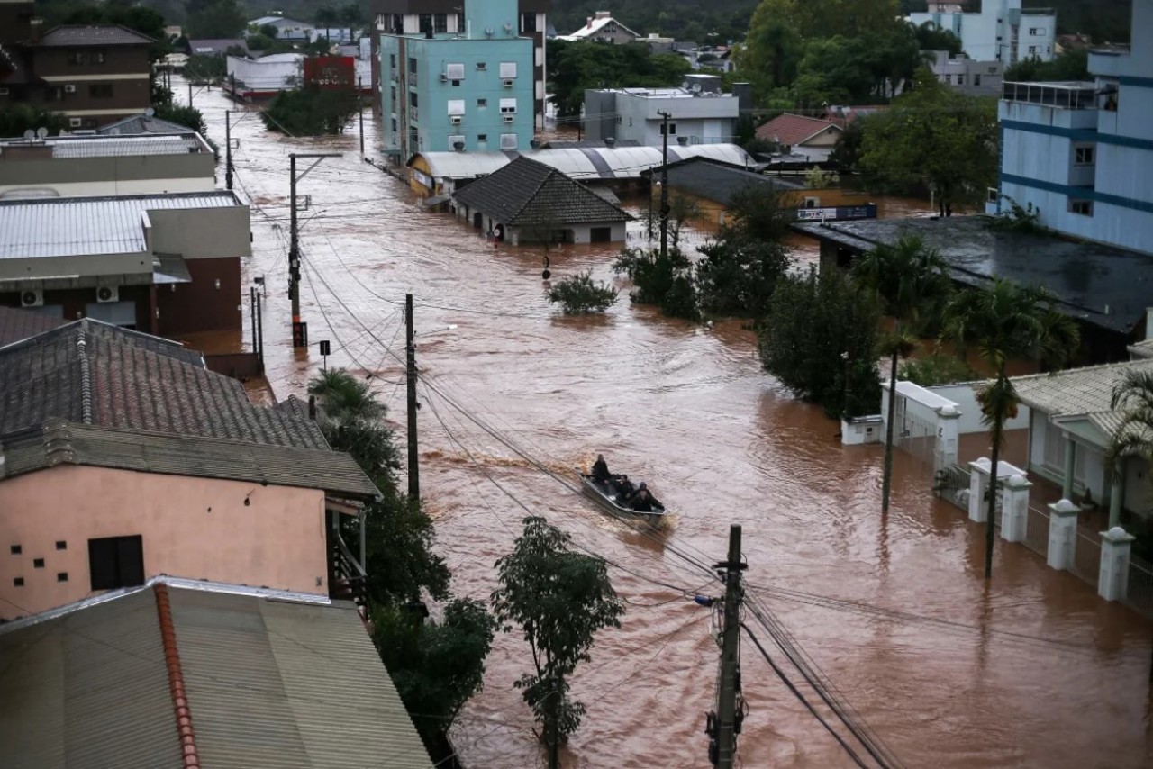 At least 57 people killed, hundreds missing as heavy rain and flooding lashes Brazil