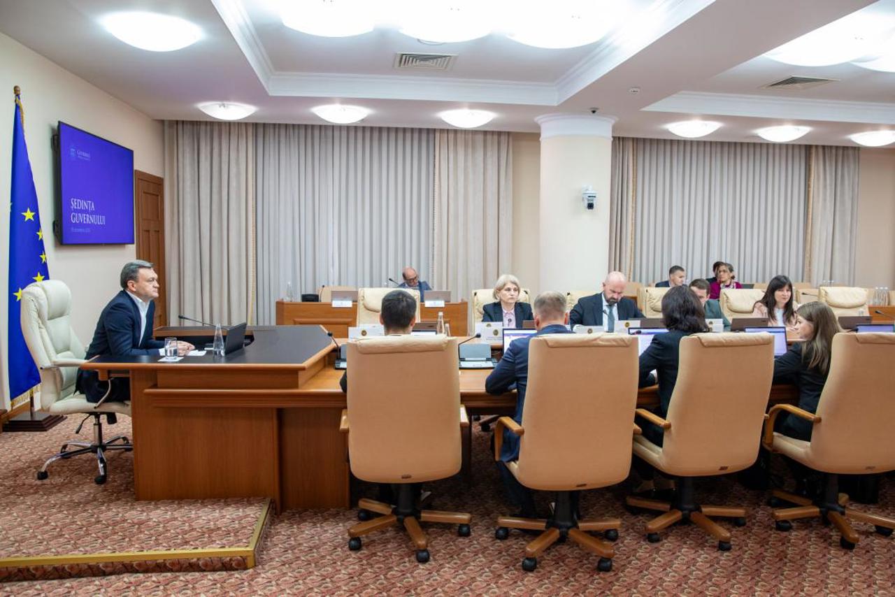 Miniștrii din Guvernul Recean care vor să-și continue activitatea și în noul Executiv