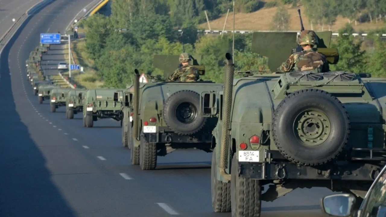 Fără panică: Tehnica militară observată pe drumurile din R. Moldova este relocată pentru instruiri în Armată