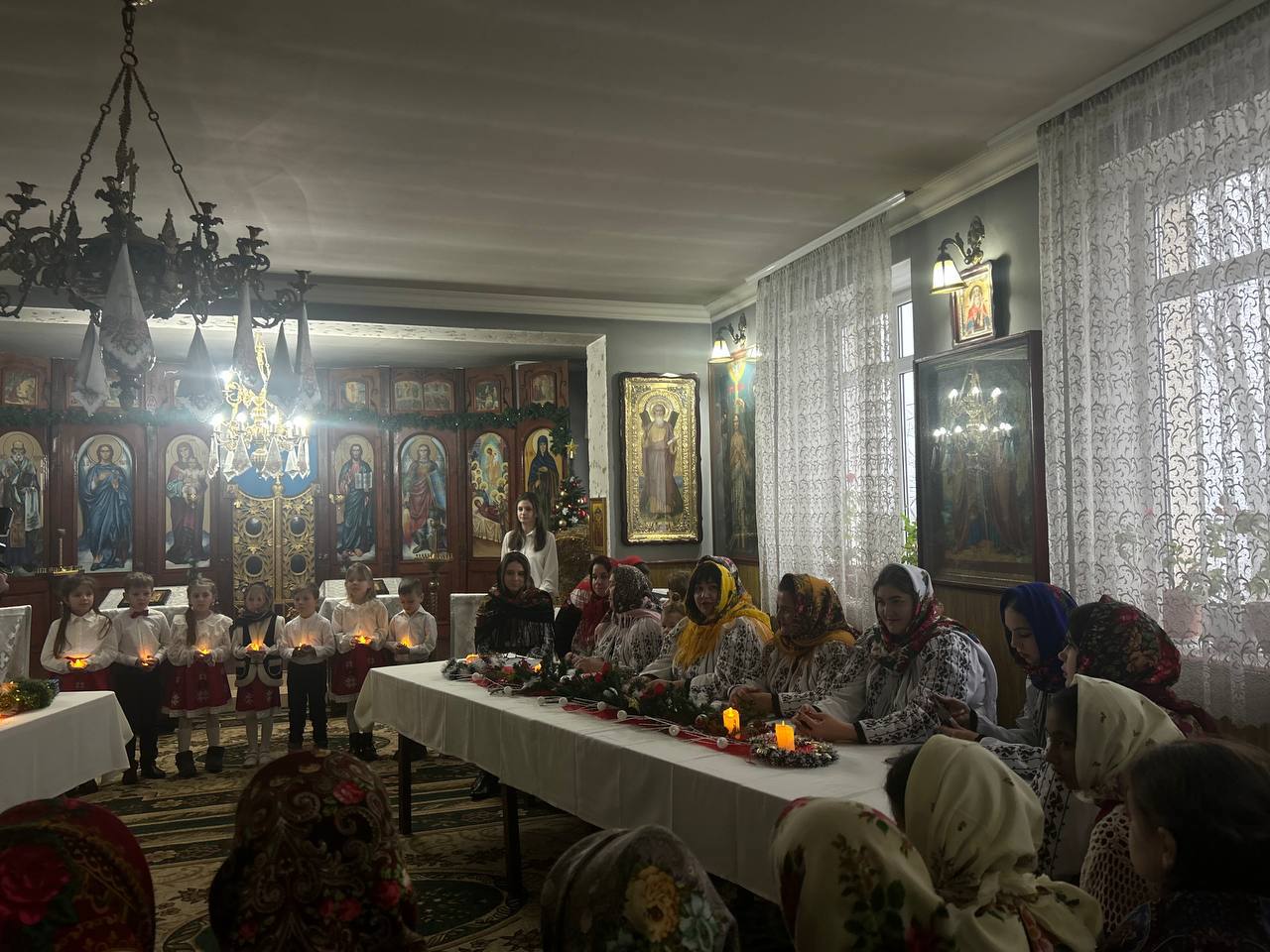 Copii, părinți și bunici, reuniți la Șezătoarea Colindelor din Făgureni