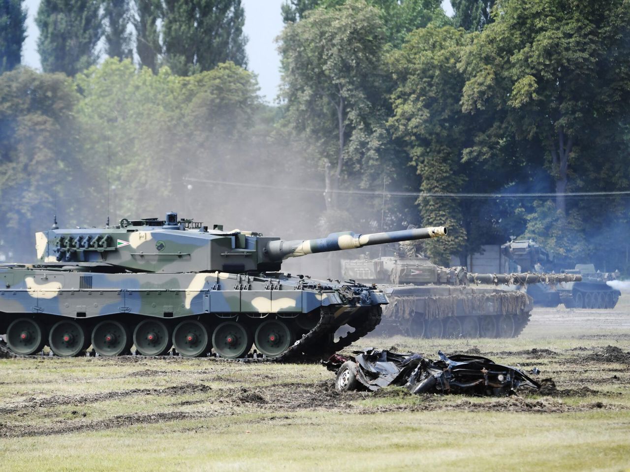 Der Spiegel: Germany sends Leopard 2 tanks to Ukraine and allows re -export from other countries