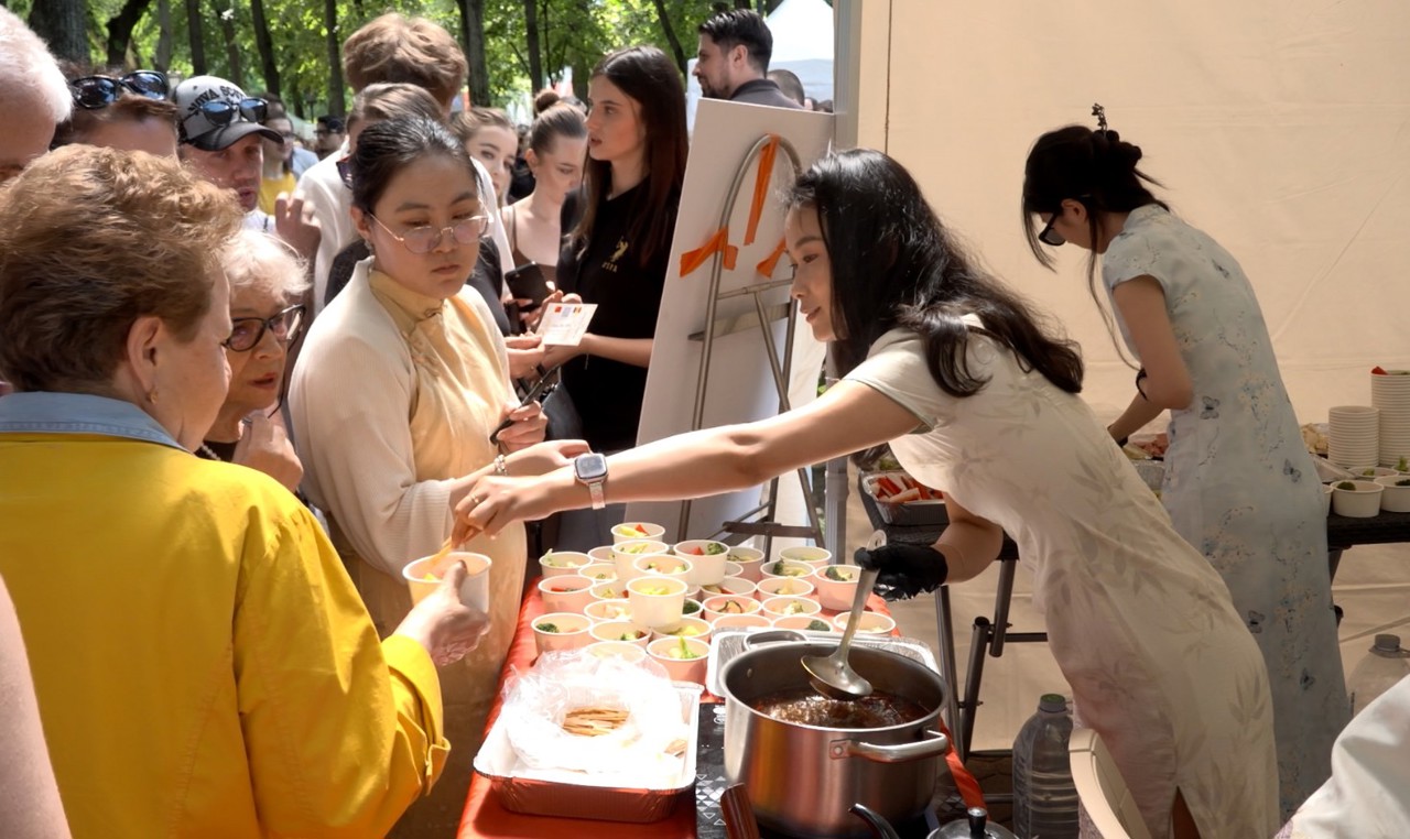 China Days in Chisinau: Chinese traditions, cuisine and art showcased downtown