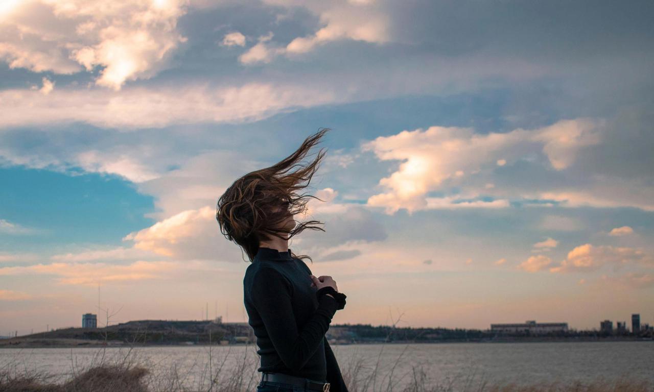 Желтый уровень погодной опасности: в Молдове ожидается сильный ветер