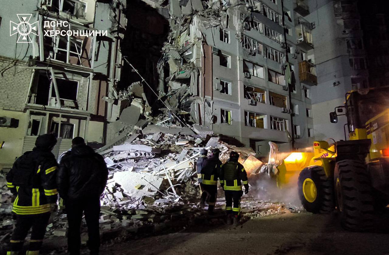 Новый удары по Украине: авиабомба попала по жилому дому в Херсоне, в Одессе — повреждены тепломагистраль и энергообъект 