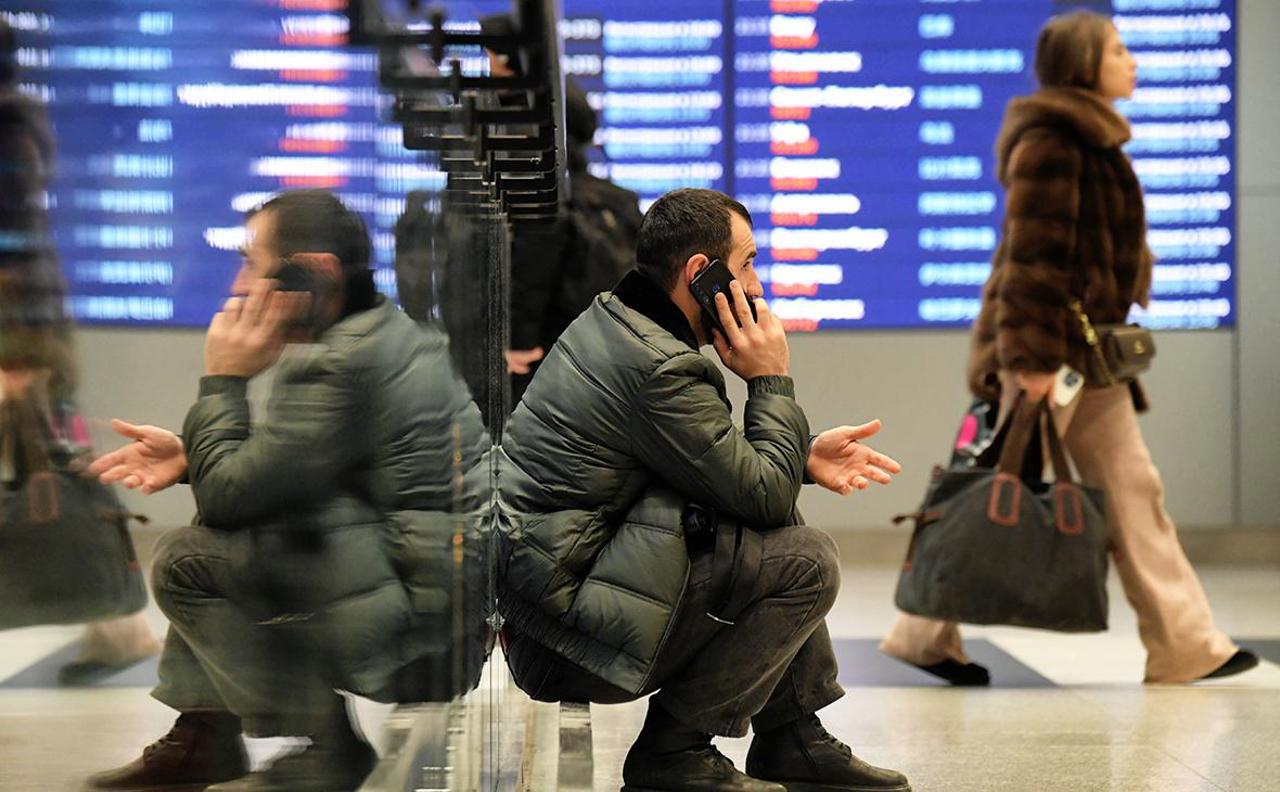 Около одной тысячи граждан Таджикистана застряли в московских аэропортах