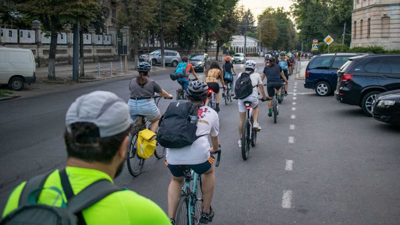 Capitala, sufocată de mașini: Soluții pentru mobilitatea urbană a Chișinăului