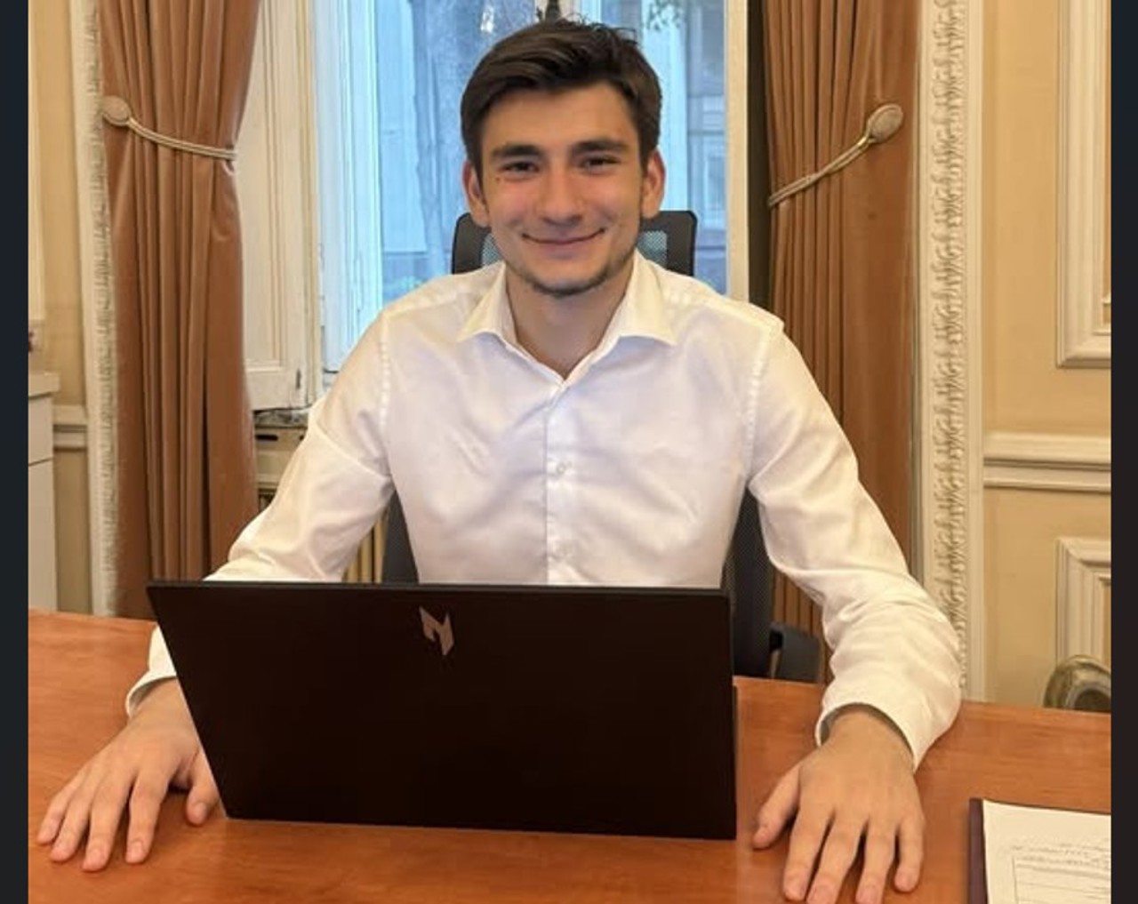 De la un post în Ministerul Culturii la vârsta de 18 ani, la rezilierea contractului. Controverse privind salariul de zeci de mii de lei ale unui tânăr 