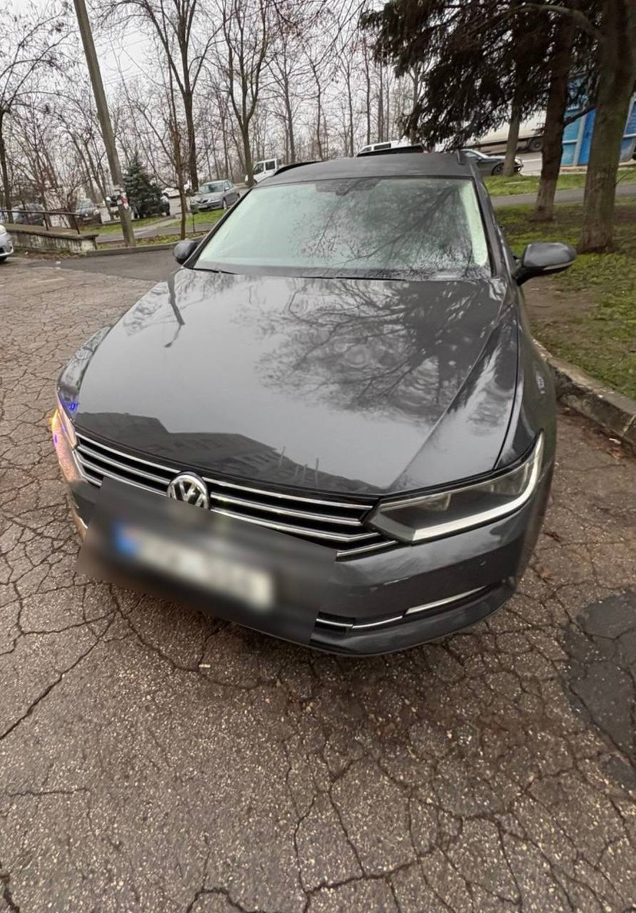 Un tânăr riscă până la cinci ani de închisoare, după ce a lovit un Jaguar și a fugit de la locul accidentului