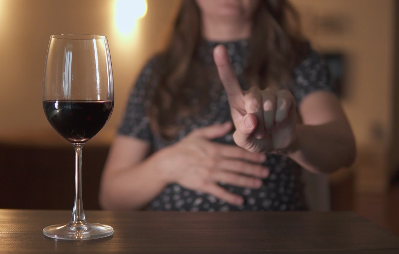 Malformații și întârzieri în dezvoltare: Riscurile la care sunt expuși copiii mamelor care consumă alcool