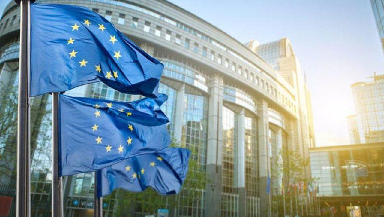 Un grup de eurodeputați solicită Comisiei Europene înghețarea completă a fondurilor pentru Ungaria