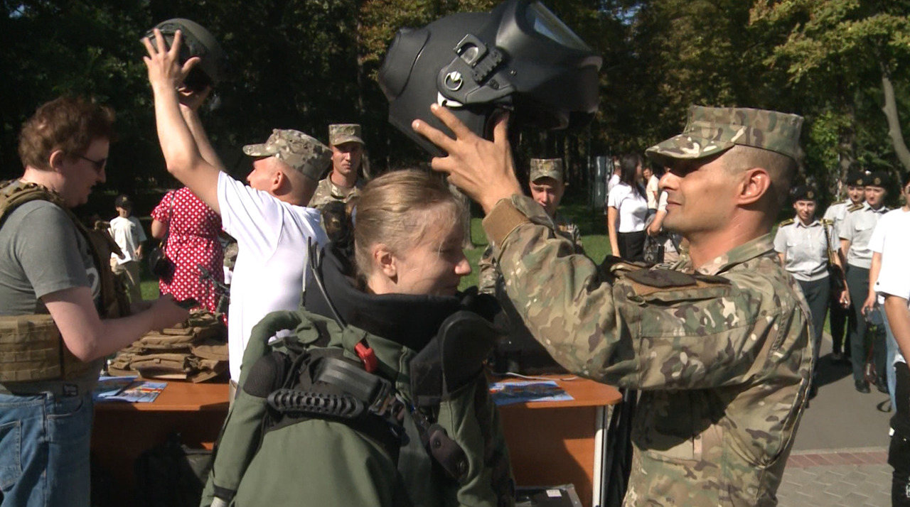 Ziua Armatei Naționale a adus soldații mai aproape de oameni: Parcul „Alunelul”, transformat în tabără militară