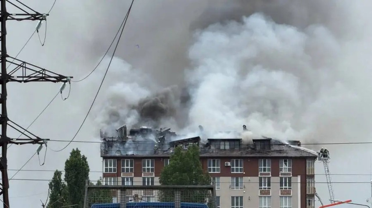 CSE a decis: 1,2 milioane de lei pentru acoperișul provizoriu al blocului din Durlești și 56 de mii pentru expertiză