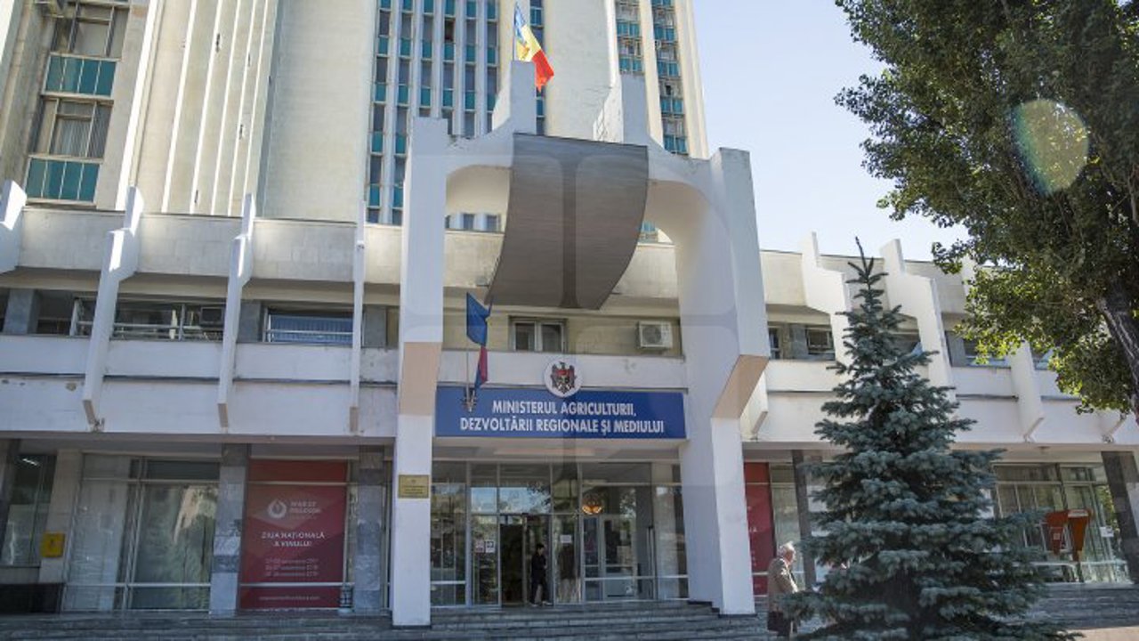 Ministerul Agriculturii va angaja noi secretari de stat