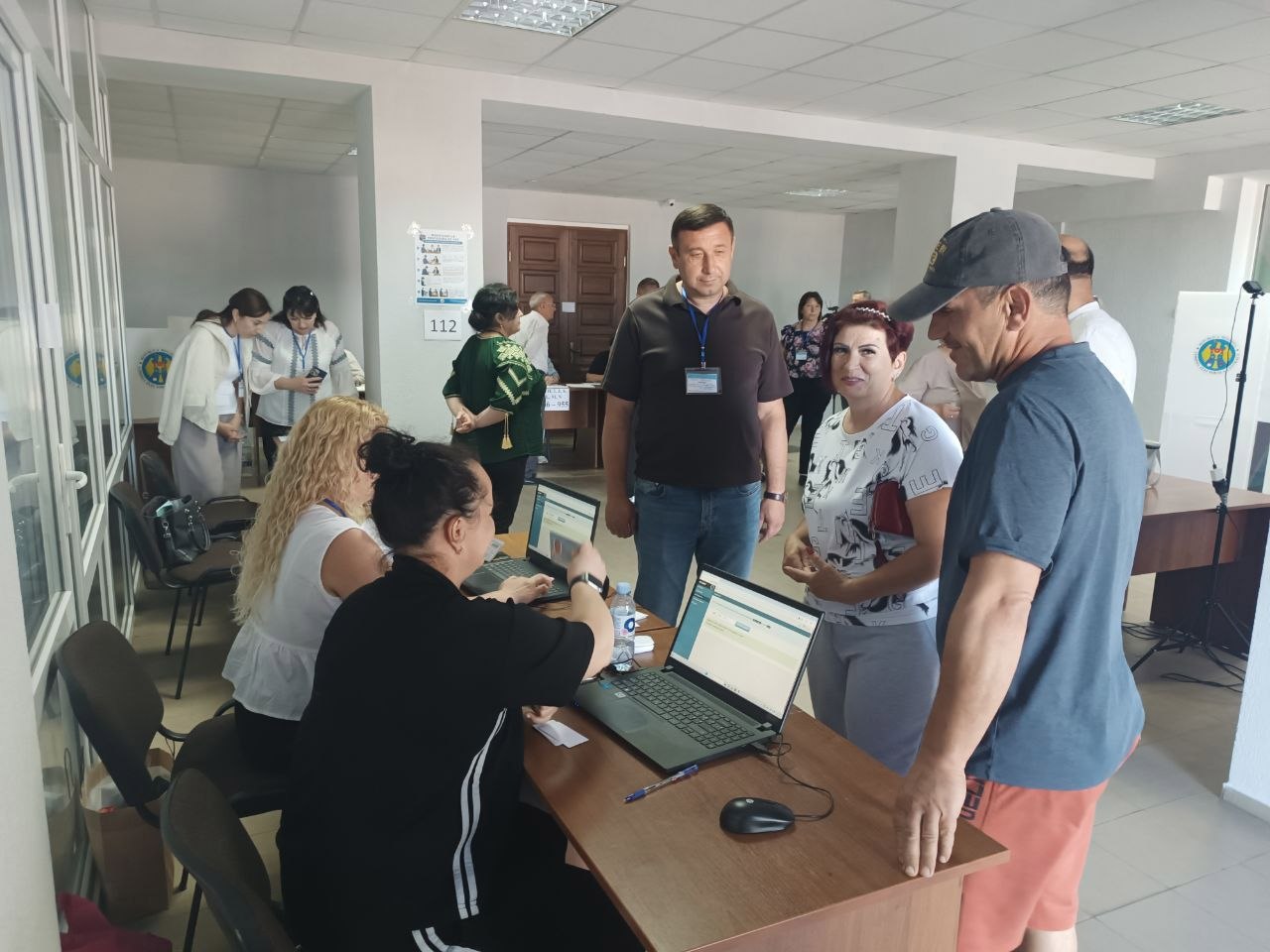 Alegătorii din Coșnița, așteptați la referendumul local: 21.91% din numărul celor incluși pe listele electorale au votat 