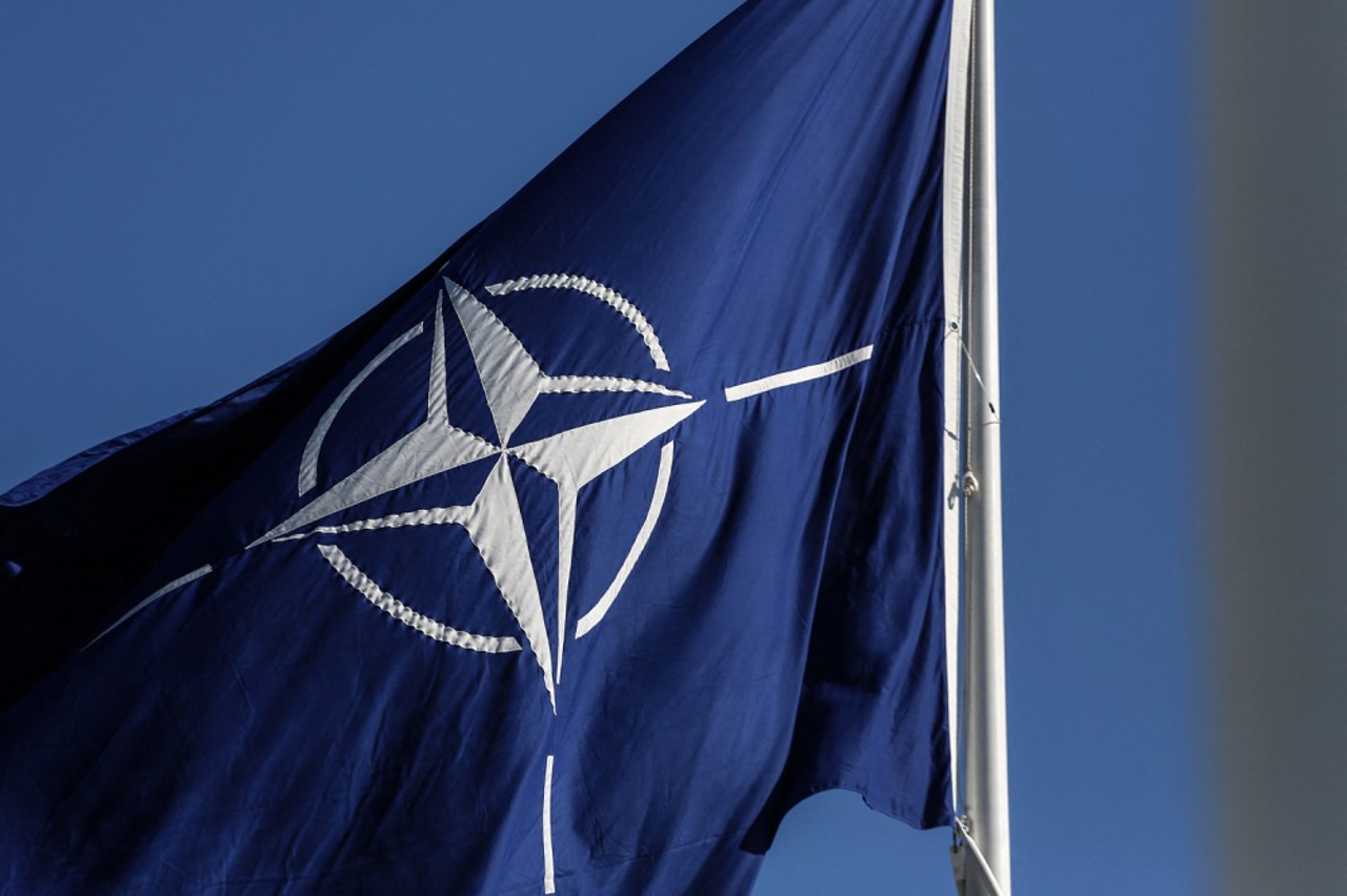 NATO must offer Ukraine security guarantees after war with Russia