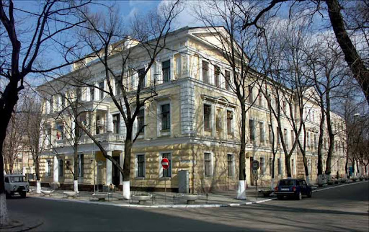 Fosta clădire a CFM va fi restaurată pentru noul sediu al CSM. Prima etapă costă până la un milion de lei