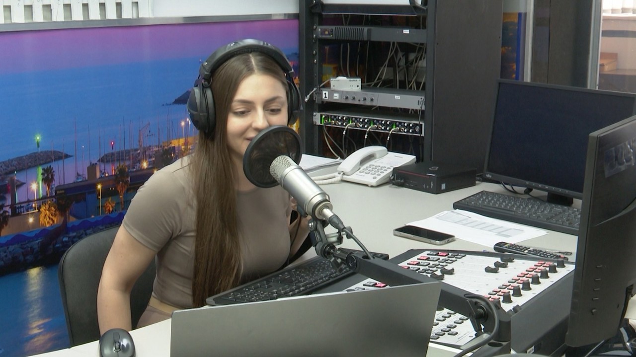 Radio Moldova Youth gets renovated newsroom with modern equipment