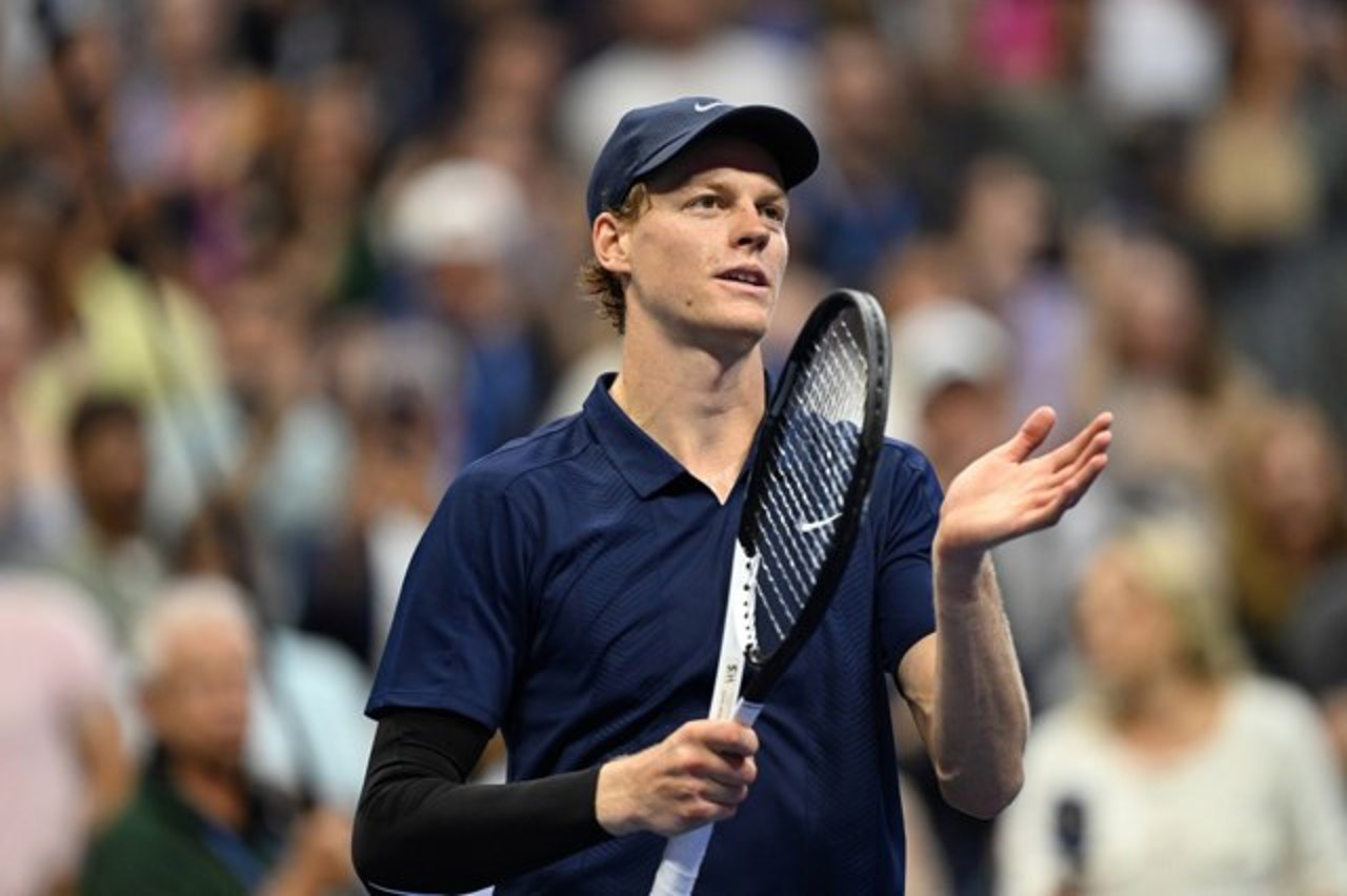 Jannik Sinner s-a calificat în semifinalele US Open după ce l-a învins pe bunul său prieten Lorenzo Musetti 