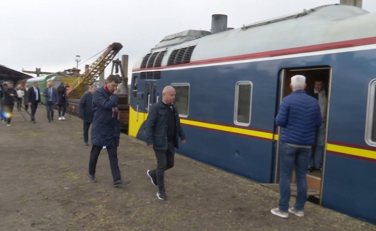 Primul tren a traversat podul peste Prut pe ruta Cantemir-Fălciu, fără oprire, după o pauză de trei decenii