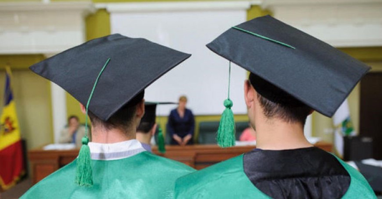 Bursele pentru studenții doctoranzi au fost dublate. Dan Perciun: „Investim în tinerii noștri cu potențial”