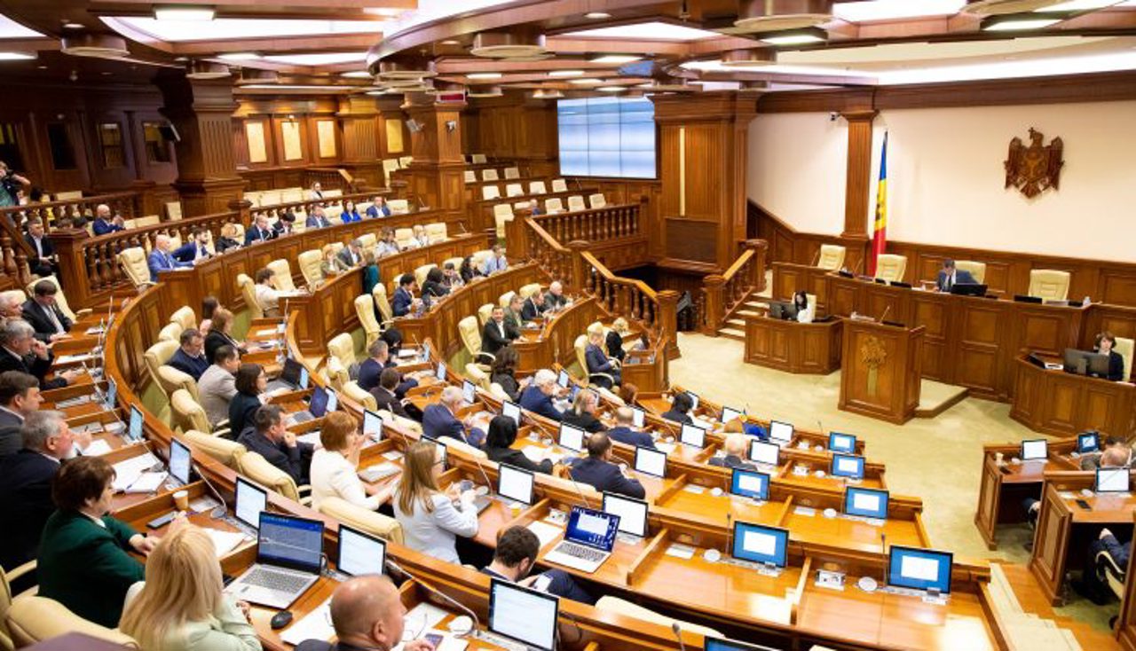 Парламент расторг договоренности о деятельности Телерадиокомпании "МИР"