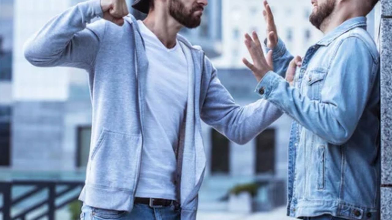 Incident violent la o universitate din Chișinău: Un tânăr a fost înjunghiat de colegul de facultate