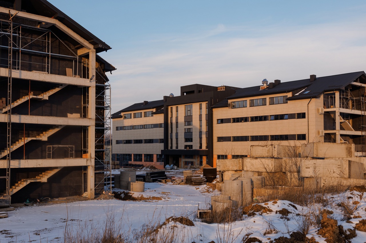 (ФОТО) В Бачое строят новую воинскую часть с современными условиями