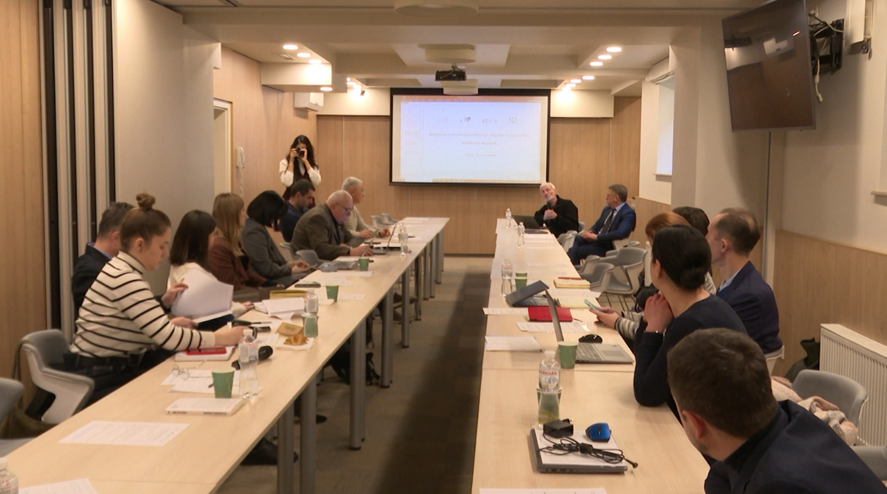 Experții avertizează: reguli stricte pentru online, dar libertatea de exprimare rămâne prioritară