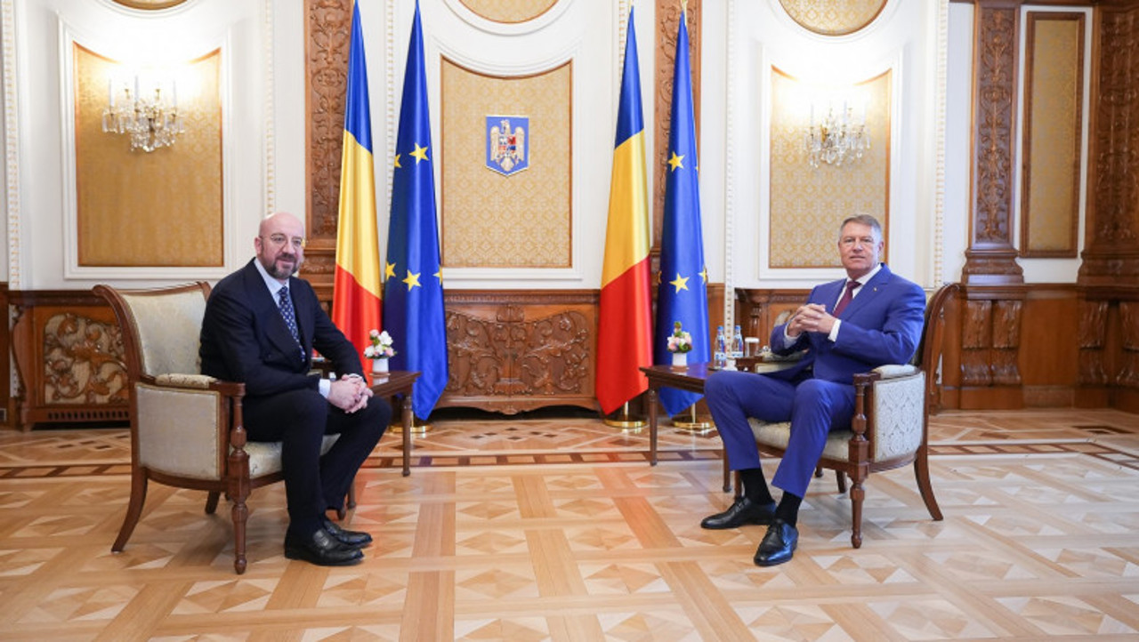 Klaus Iohannis, la întrevederea cu Charles Michel: Republica Moldova este ținta unor amenințări și acțiuni hibride 