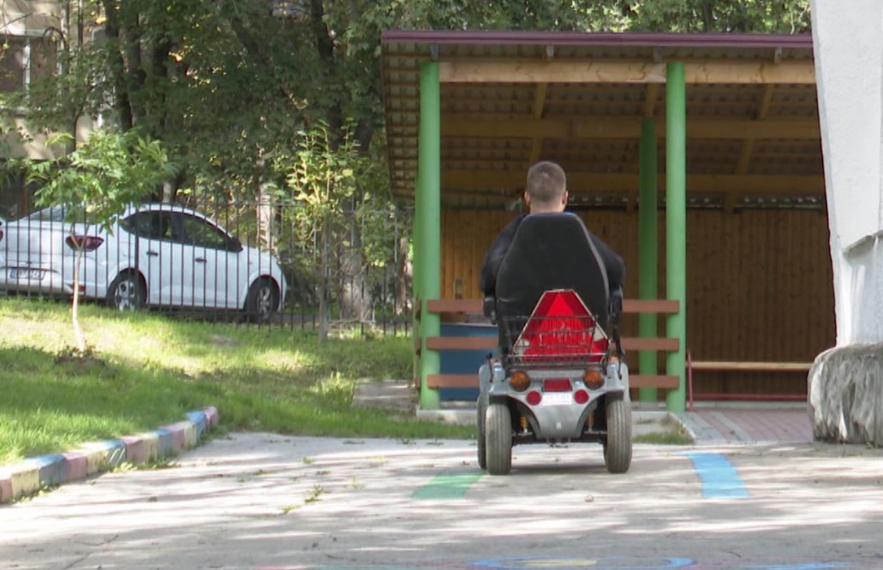 The right to vote for people with disabilities, limited by inaccessible sections in the Republic of Moldova