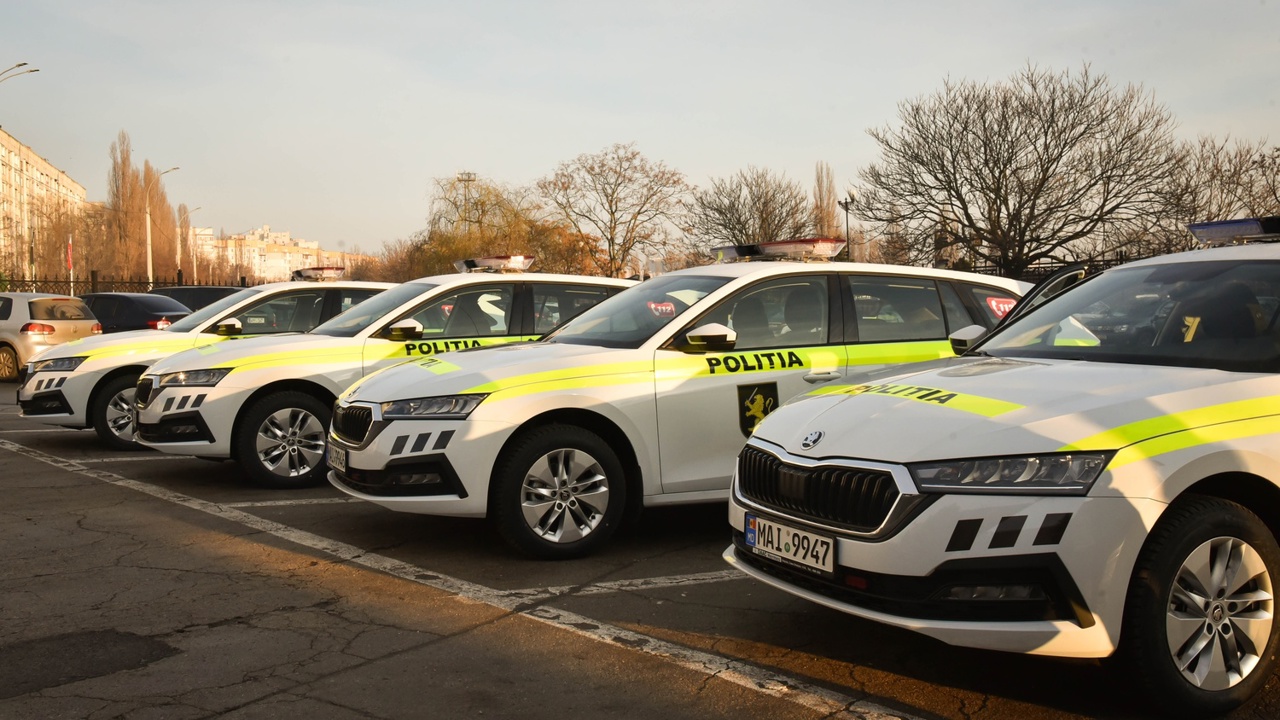 Pentru a nu fi observate în trafic, unele mașini ale poliției vor fi echipate cu dispozitive speciale de semnalizare
