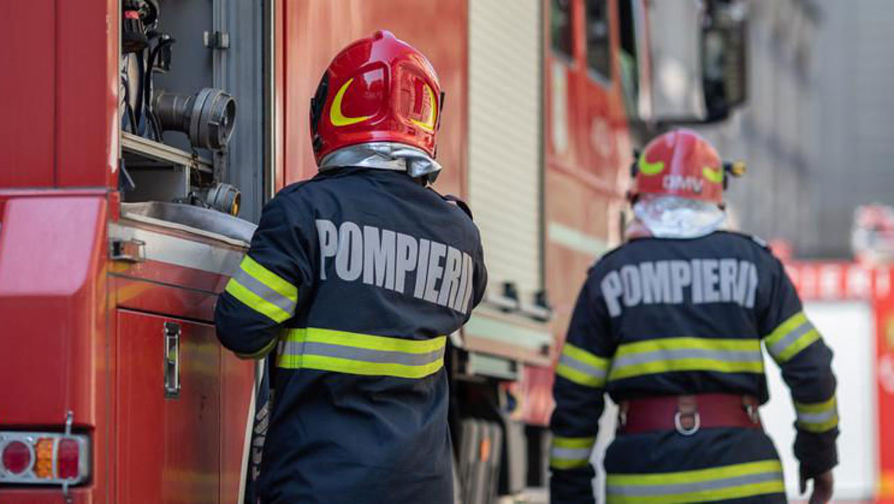 Intervenție de urgență la Ștefan Vodă: Un pacient aflat la înălțime, salvat de IGSU