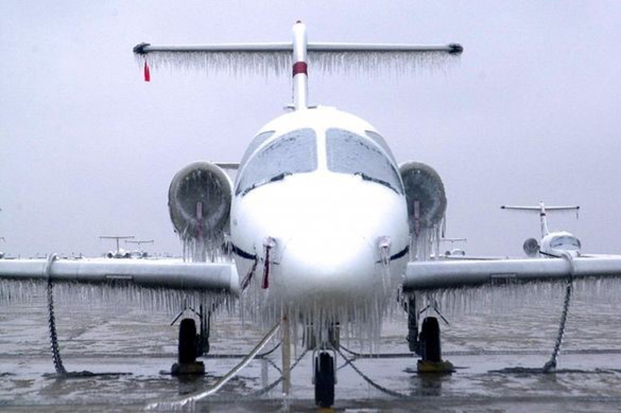 De-icing issues halt takeoffs in Chisinau