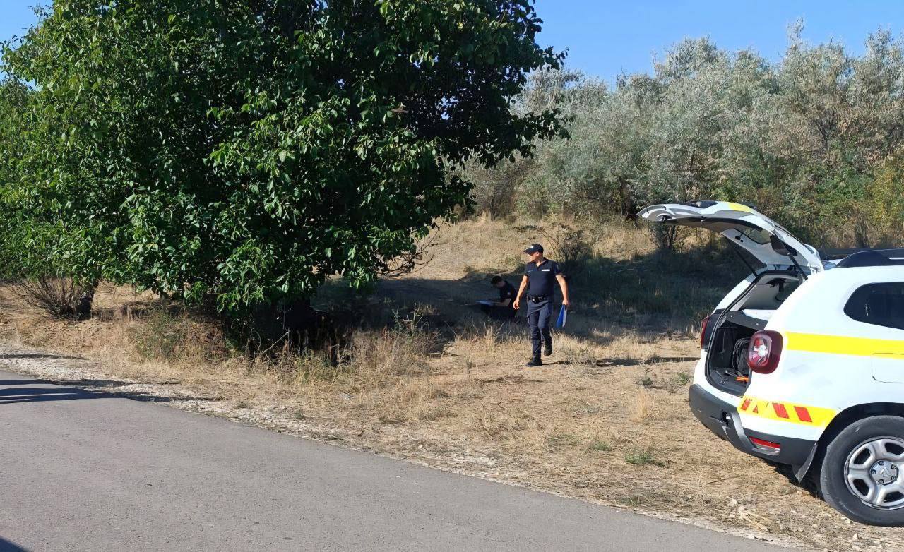 Accident mortal la Hâncești: un minor și-a pierdut viața după ce s-a izbit cu motocicleta de un copac