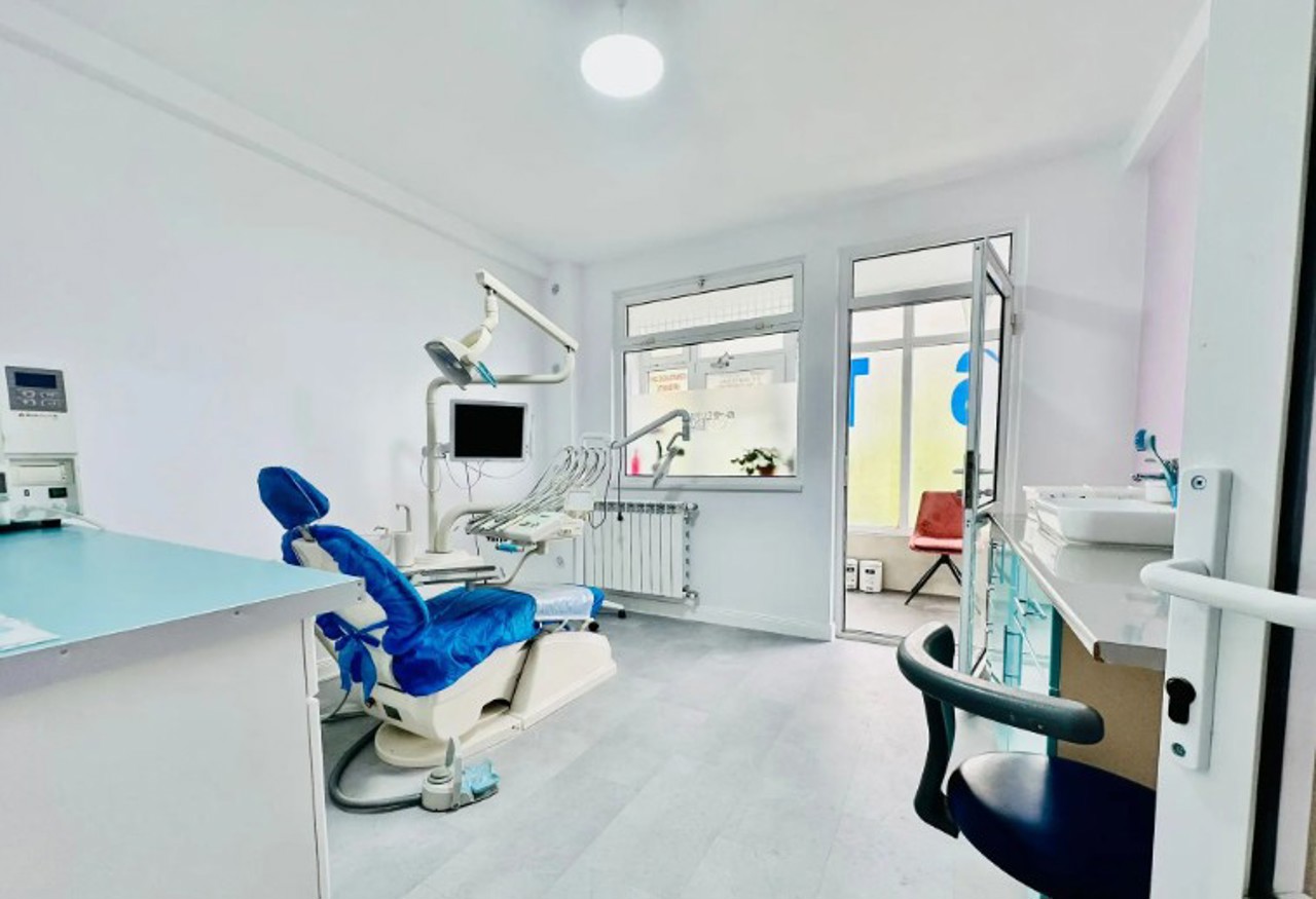 Cerințe exagerate pentru clinicile stomatologice. Premierul Tofan cere revizuirea regulamentului