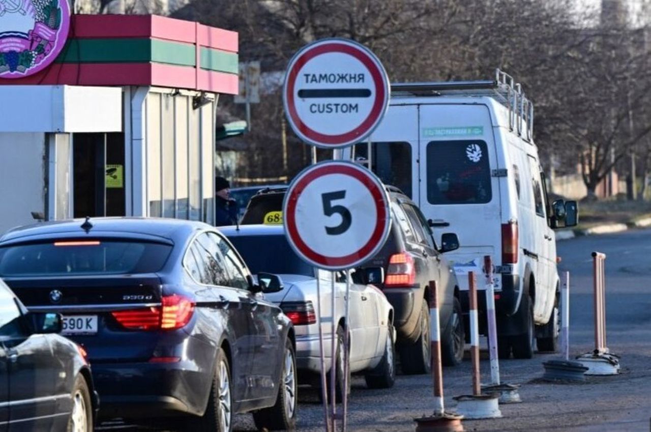 Numărul șoferilor din regiunea transnistreană care optează pentru permise de conducere moldovenești, în creștere
