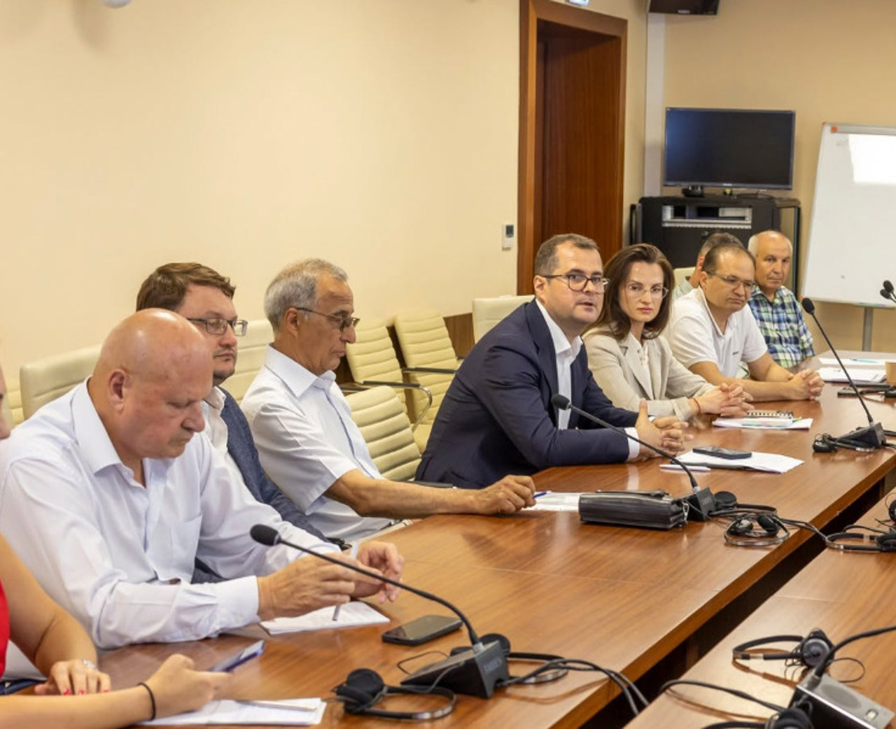 Tofan, consultări cu antreprenori, primari și sindicate: „Nu ne permitem să pierdem timp cu amânări sau blocaje”