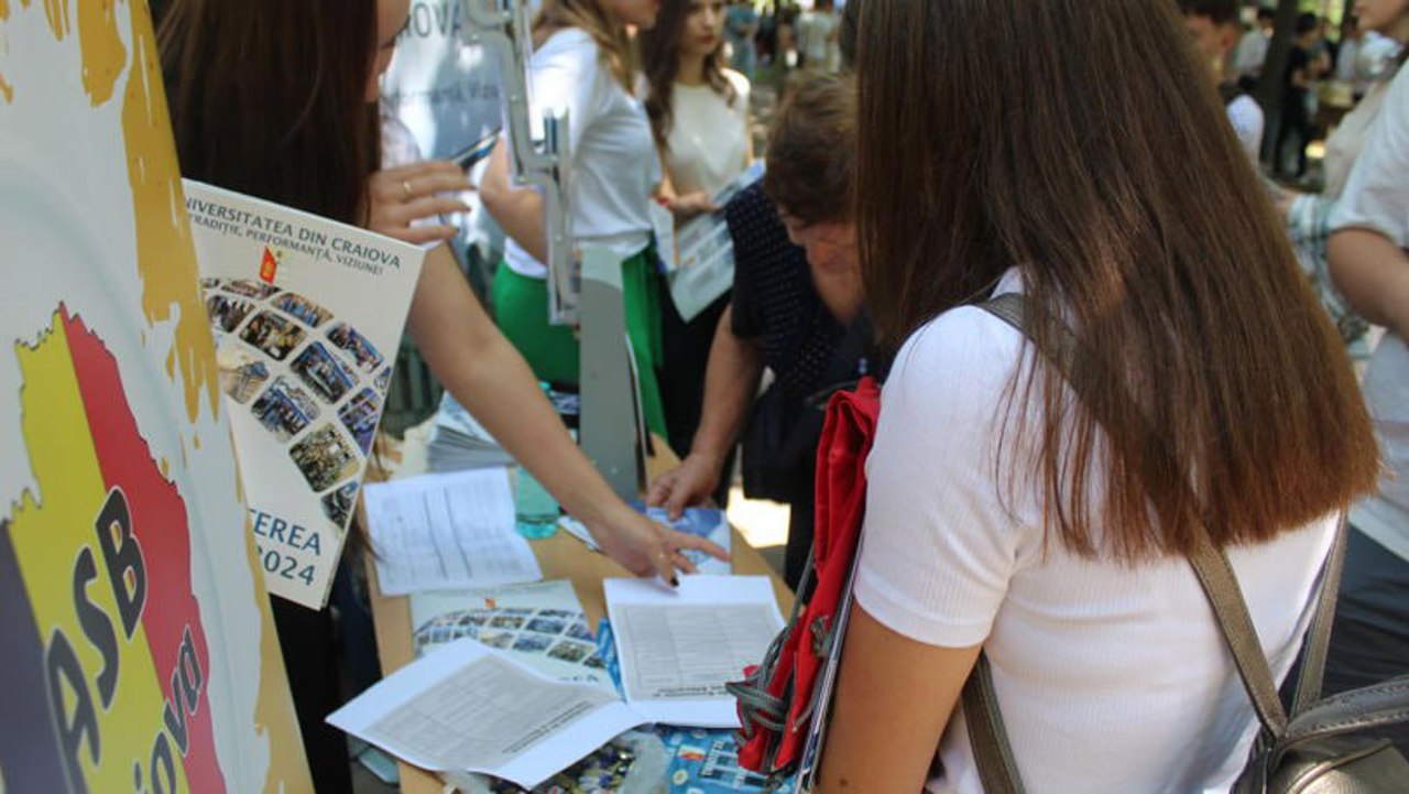 Four Moldovan towns host the 15th Romanian Universities Fair