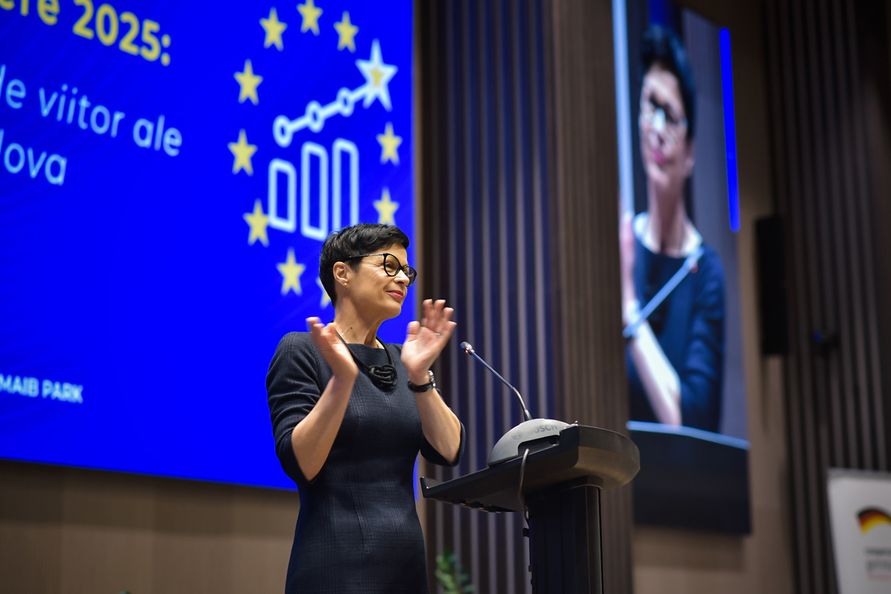 Еврокомиссар по расширению высоко оценила прогресс Молдовы на пути к ЕС