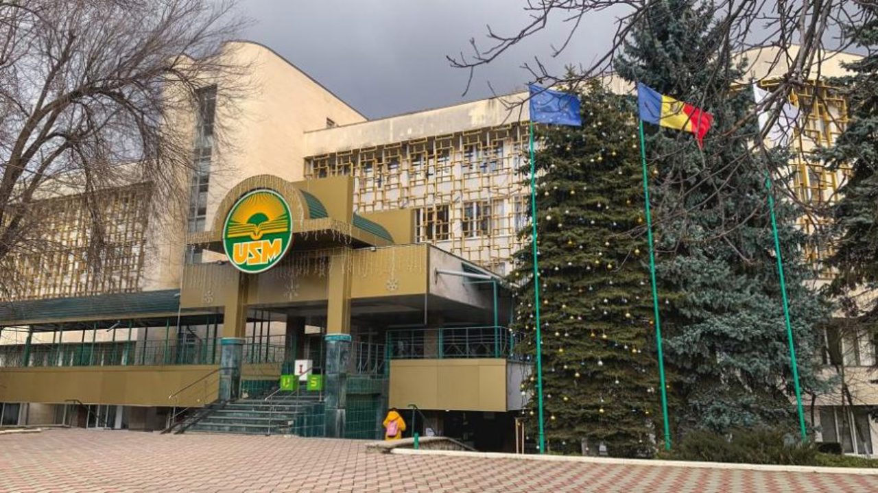 Peste 800 de studenți cer examene în regim online. Rectorul USM: Vom examina petiția