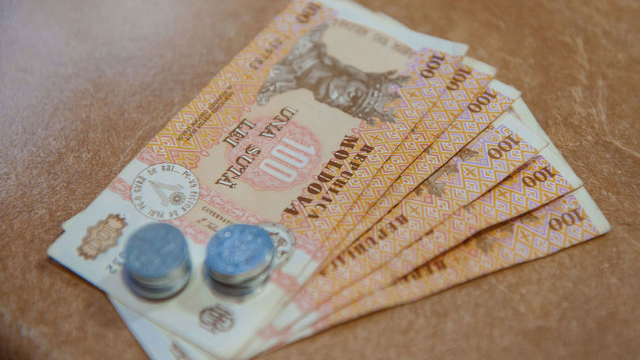 Barometrul școlar 2025: Plăți informale în sumă de 20 de milioane de lei anual în școli