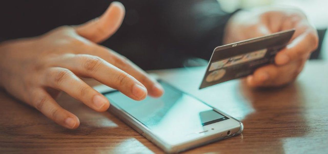 НКСС предупреждает: мошенники звонят пенсионерам и просят личные данные