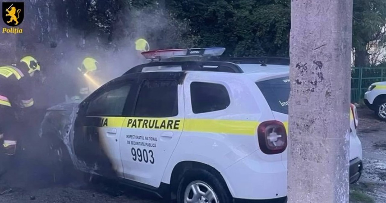 Comrat: Bărbat de 33 de ani, reținut pentru că ar fi incendiat intenționat un automobil al poliției 